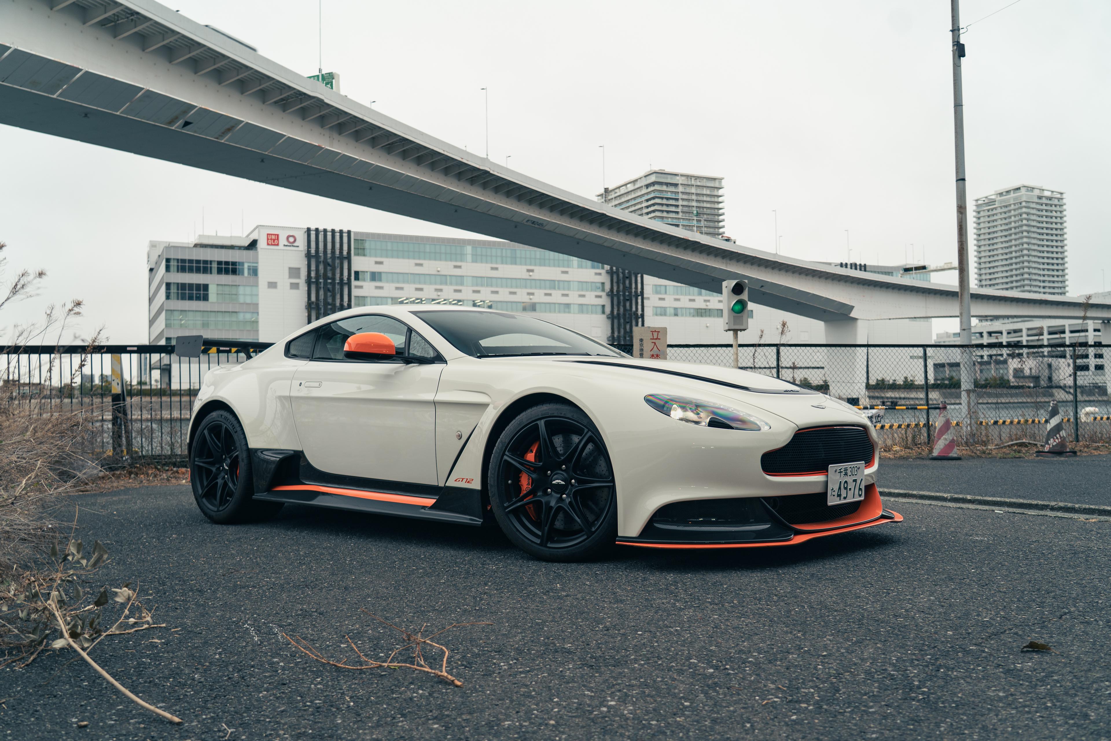 2016 Aston Martin GT12